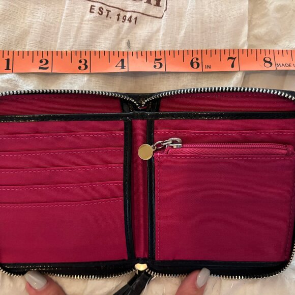 NWT Authentic Coach Signature Peyton Medium Zip Around Wallet - Picture 4 of 4
